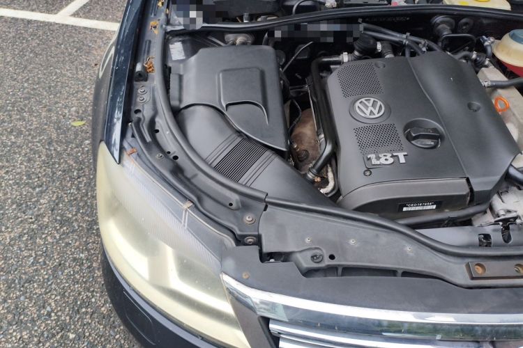 Used Volkswagen Passat 2011 1.8T Automatic Luxury Model Engine Bay Right