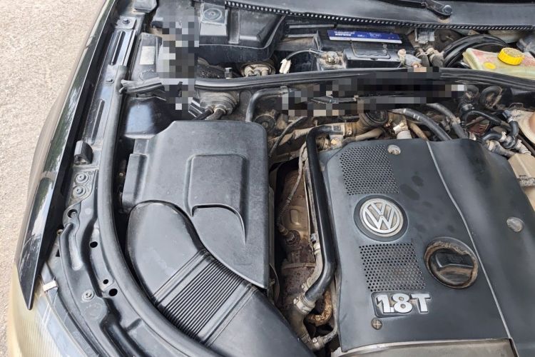 Used Volkswagen Passat 2011 1.8T Manual Luxury Model Engine Bay Right
