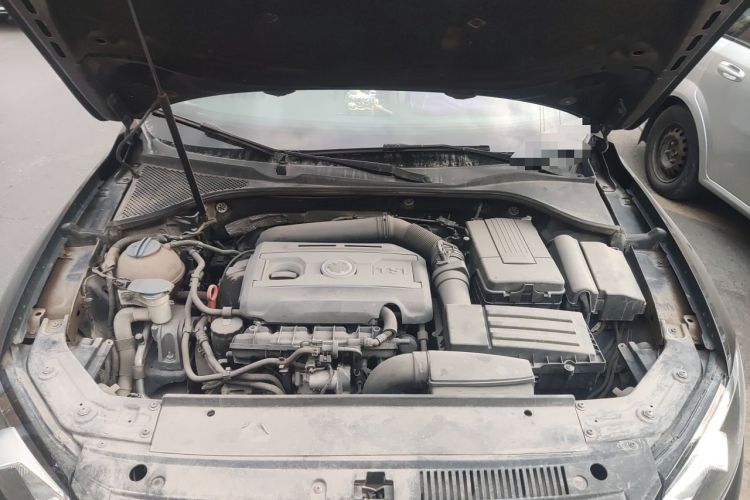 Used Volkswagen Passat 2011 1.8TSI Automatic Prestige Edition Engine Bay