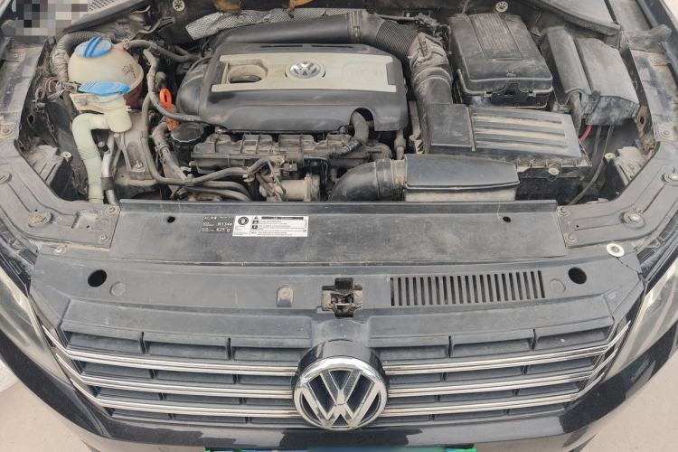 Used Volkswagen Passat 2011 1.8TSI DSG Prestige Edition Engine Bay