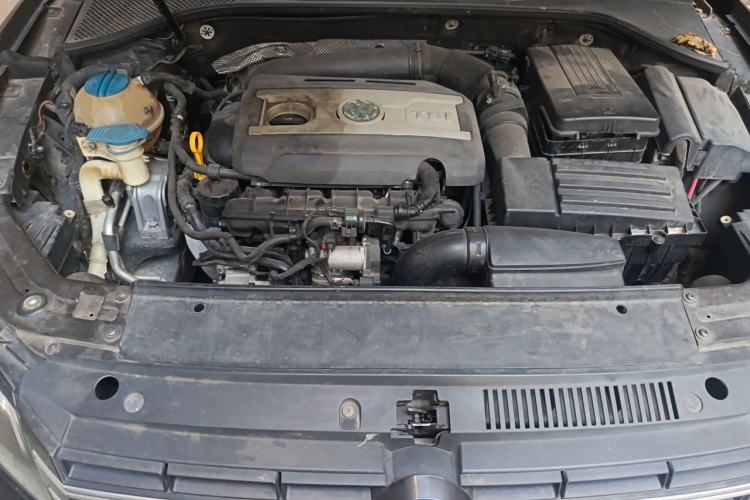 Used Volkswagen Passat 2011 1.8TSI DSG Prestige Edition Engine Bay