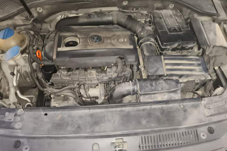 Used Volkswagen Passat 2011 1.8TSI Automatic Prestige Edition Engine Bay
