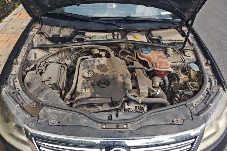 Used Volkswagen Passat  Engine Bay