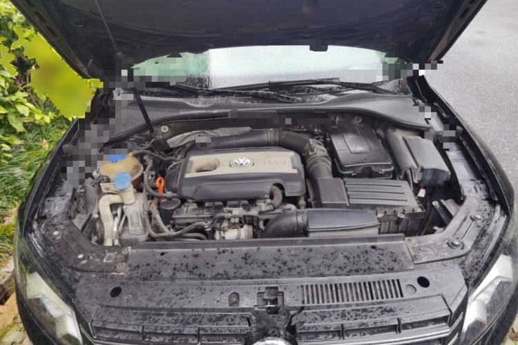 Used Volkswagen Passat 2011 1.8TSI Automatic Prestige Edition Engine Bay