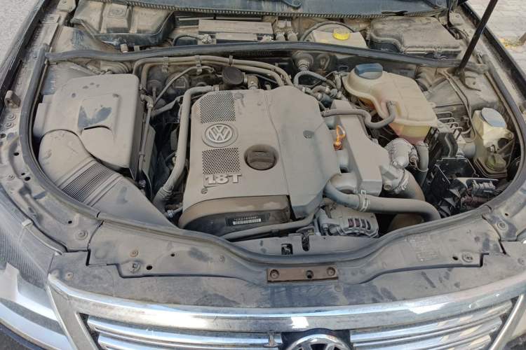 Used Volkswagen Passat 2011 1.8T Manual Luxury Model Engine Bay