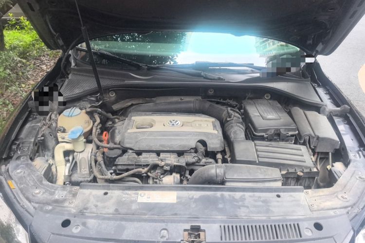 Used Volkswagen Passat 2011 1.8TSI DSG Prestige Edition Engine Bay