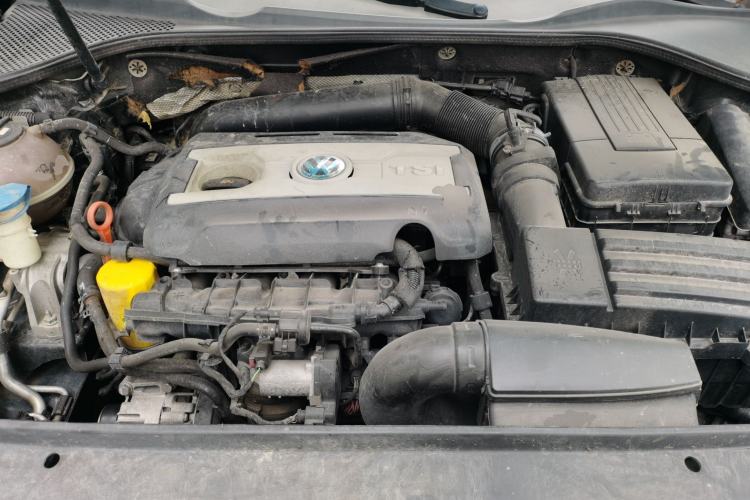 Used Volkswagen Passat 2011 1.8TSI Automatic Prestige Edition Engine Bay