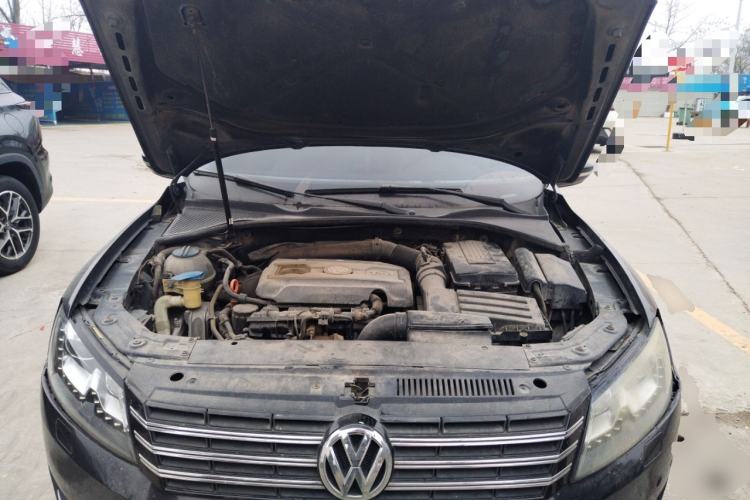 Used Volkswagen Passat 2011 1.8TSI DSG Prestige Edition Engine Bay