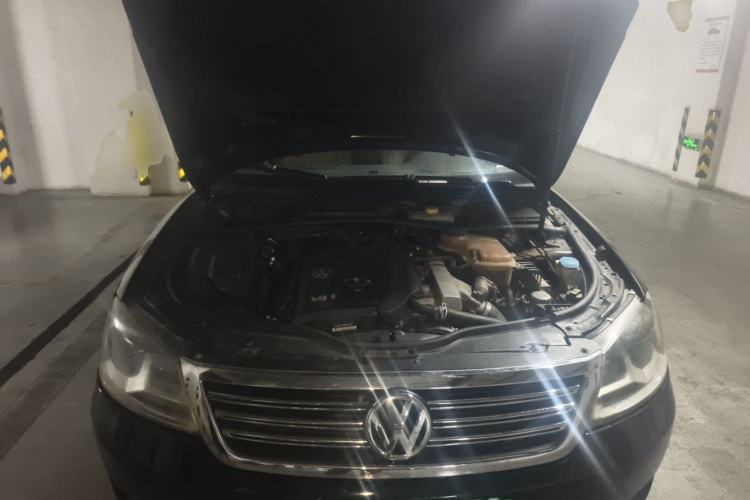 Used Volkswagen Passat 2011 1.8T Automatic Luxury Model Engine Bay