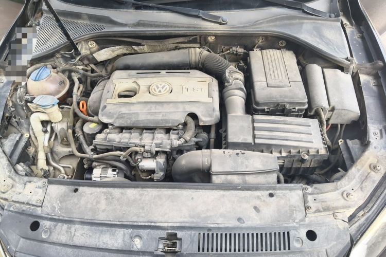Used Volkswagen Passat 2011 1.8TSI Automatic Prestige Edition Engine Bay