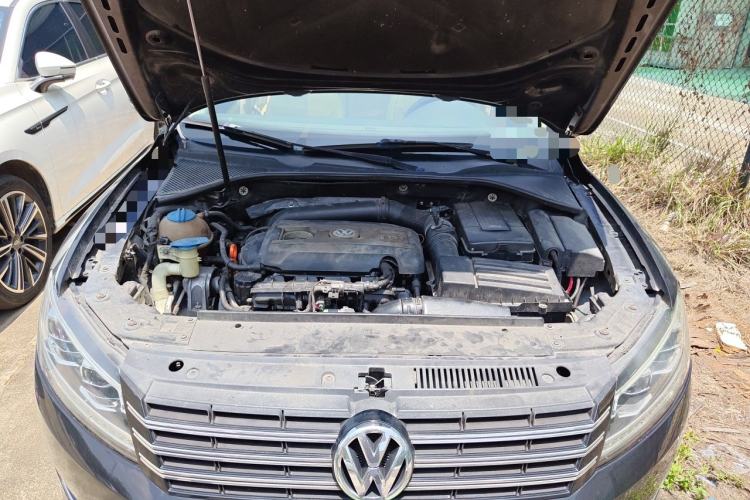 Used Volkswagen Passat 2011 1.8 TSI DSG Prestige Edition Engine Bay