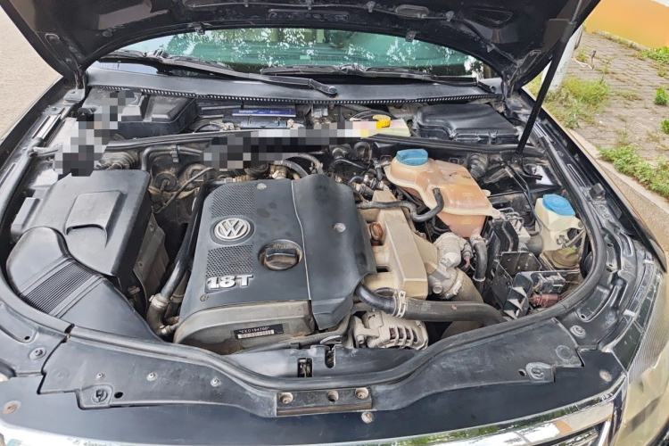Used Volkswagen Passat 2011 1.8T Manual Luxury Model Engine Bay