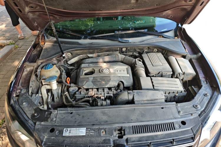 Used Volkswagen Passat 2011 1.8TSI Automatic Prestige Edition Engine Bay