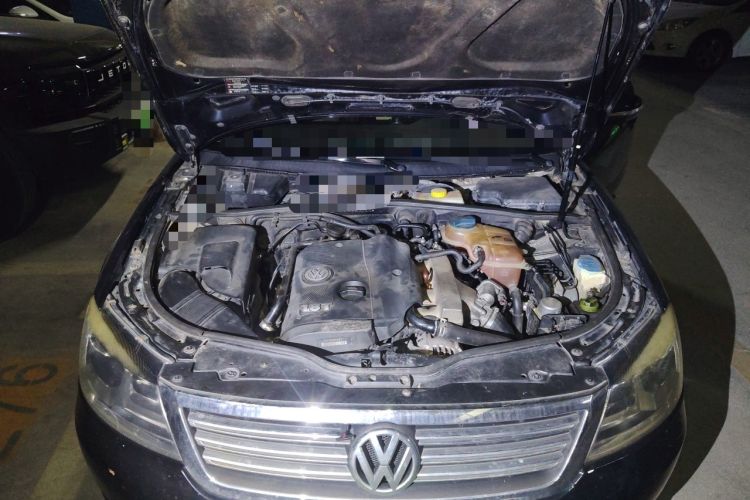 Used Volkswagen Passat 2011 1.8T Automatic Luxury Model Engine Bay