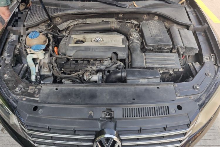 Used Volkswagen Passat 2011 1.8 TSI DSG Prestige Edition Engine Bay