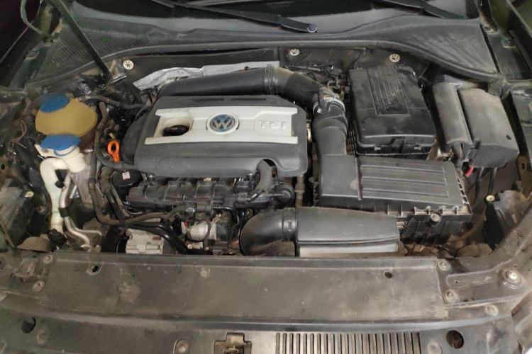 Used Volkswagen Passat 2011 1.8TSI DSG Prestige Edition Engine Bay