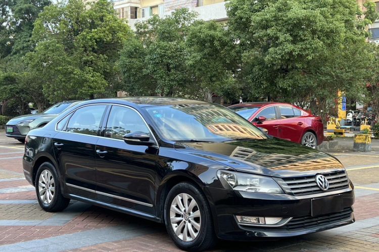Used Volkswagen Passat 2011 1.4 TSI Manual Luxury Edition Exterior 1