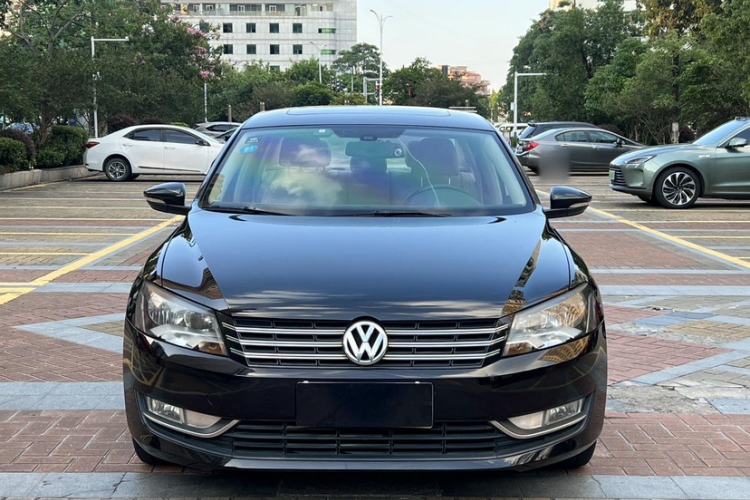 Used Volkswagen Passat 2011 1.4 TSI Manual Luxury Edition Exterior 2