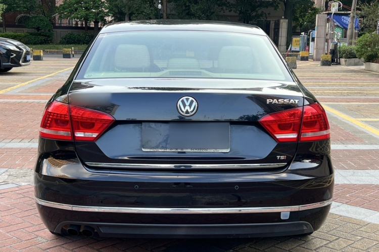 Used Volkswagen Passat 2011 1.4 TSI Manual Luxury Edition Exterior 6