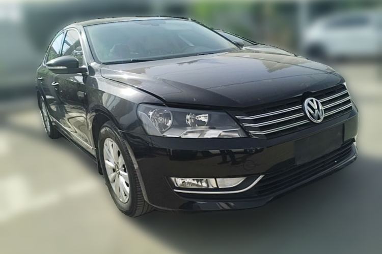 Used Volkswagen Passat 2011 1.4 TSI Manual Luxury Edition Front Right 45 Deg