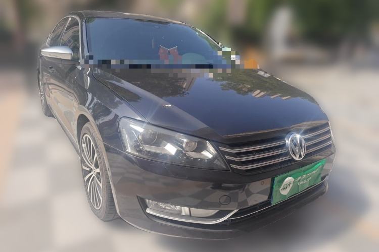 Used Volkswagen Passat 2011 3.0L V6 DSG Flagship Edition Front Right 45 Deg