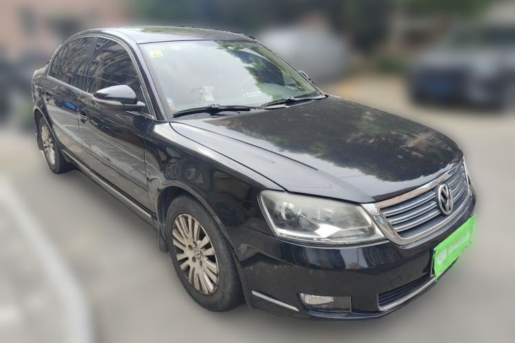 Used Volkswagen Passat 2011 2.0L Manual Luxury Version Front Right 45 Deg
