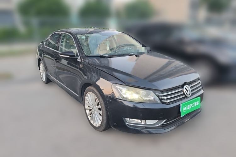 Used Volkswagen Passat 2011 2.0 TSI DSG Ultimate Edition Front Right 45 Deg