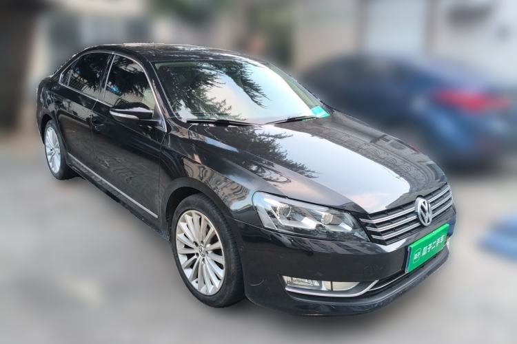 Used Volkswagen Passat 2011 1.8 TSI DSG Ultimate Edition Front Right 45 Deg