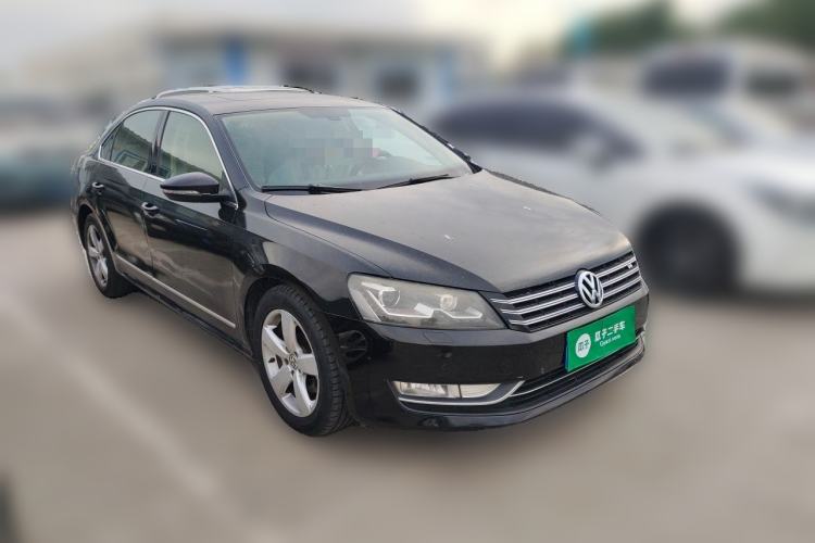 Used Volkswagen Passat 2011 2.0 TSI DSG Ultimate Edition Front Right 45 Deg
