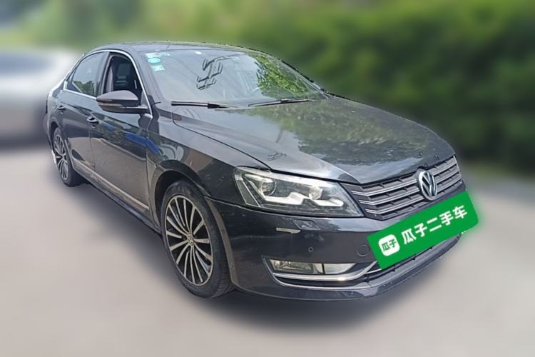 Used Volkswagen Passat 2011 2.0 TSI DSG Ultimate Edition Front Right 45 Deg
