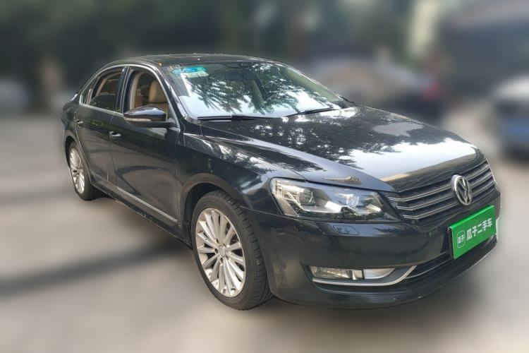 Used Volkswagen Passat 2011 2.0 TSI DSG Ultimate Edition Front Right 45 Deg