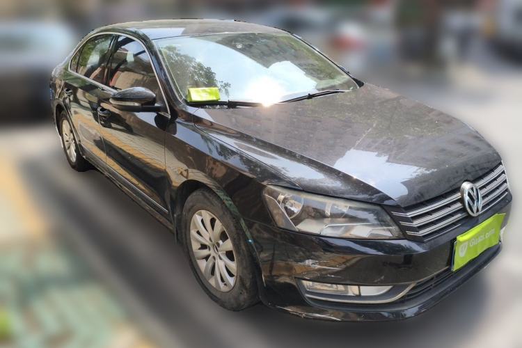Used Volkswagen Passat 2011 1.8TSI Automatic Prestige Edition Front Right 45 Deg