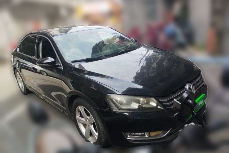 Used Volkswagen Passat 2011 1.8TSI DSG Prestige Edition Front Right 45 Deg