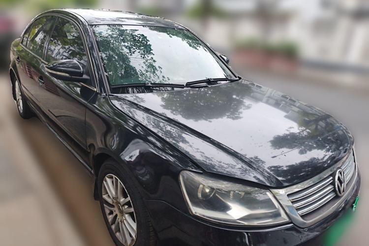 Used Volkswagen Passat 2011 1.8T Automatic Luxury Model Front Right 45 Deg