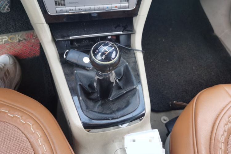 Used Volkswagen Passat 2011 2.0L Manual Luxury Version Gear Lever