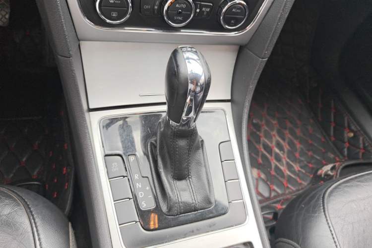 Used Volkswagen Passat 2011 1.4 TSI DSG Prestige Edition Gear Lever