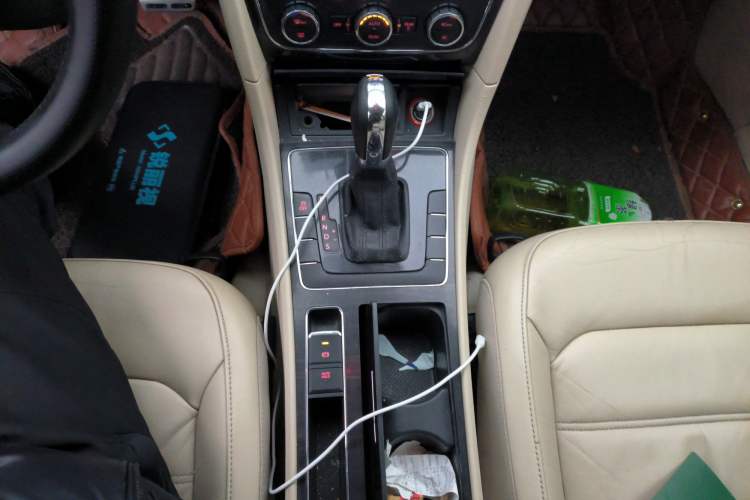 Used Volkswagen Passat 2011 1.8 TSI DSG Prestige Edition Gear Lever