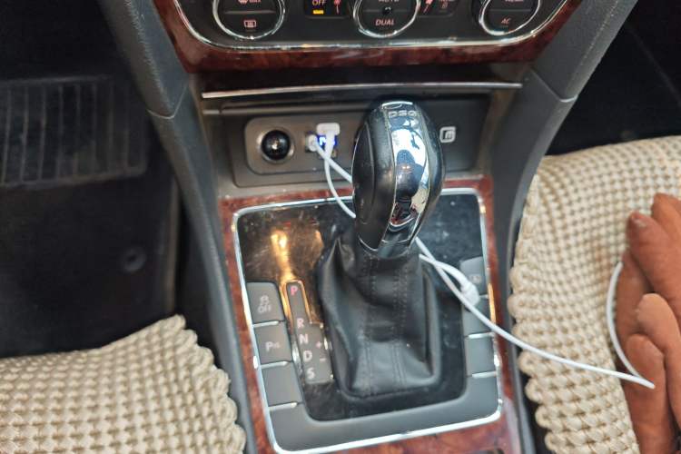 Used Volkswagen Passat 2011 1.8TSI DSG Prestige Edition Gear Lever