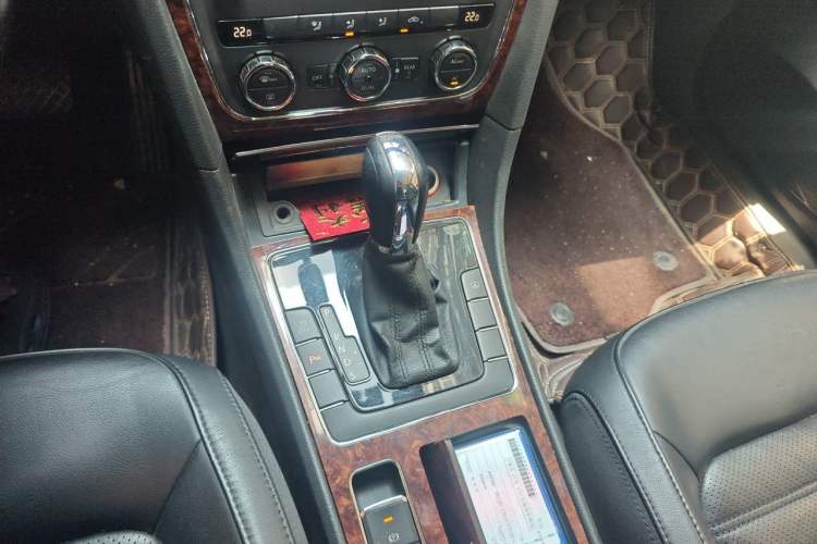 Used Volkswagen Passat 2011 1.8TSI DSG Prestige Edition Gear Lever