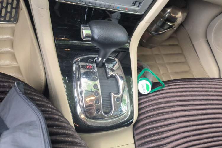 Used Volkswagen Passat 2011 1.8T Automatic Luxury Model Gear Lever