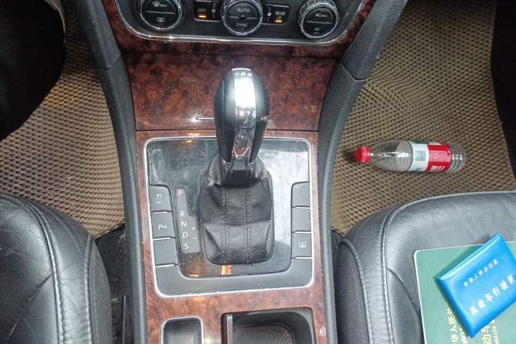 Used Volkswagen Passat 2011 1.8TSI DSG Prestige Edition Gear Lever