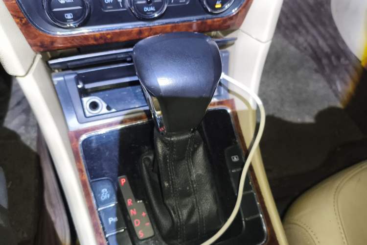 Used Volkswagen Passat 2011 1.8TSI DSG Prestige Edition Gear Lever