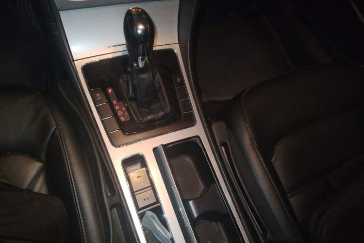 Used Volkswagen Passat 2011 1.8 TSI DSG Prestige Edition Gear Lever