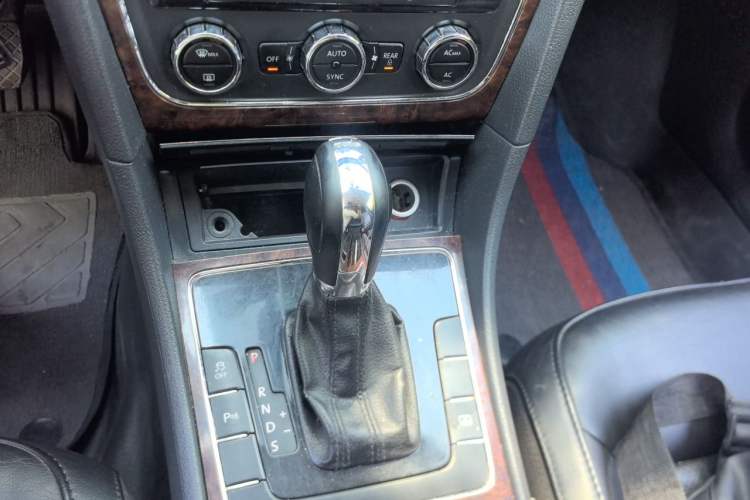 Used Volkswagen Passat 2011 1.8TSI DSG Prestige Edition Gear Lever