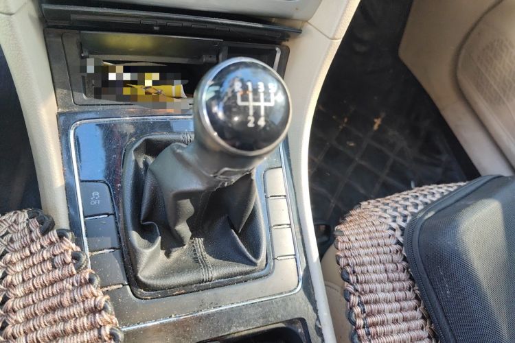Used Volkswagen Passat 2011 1.4 TSI Manual Luxury Edition Gear Lever
