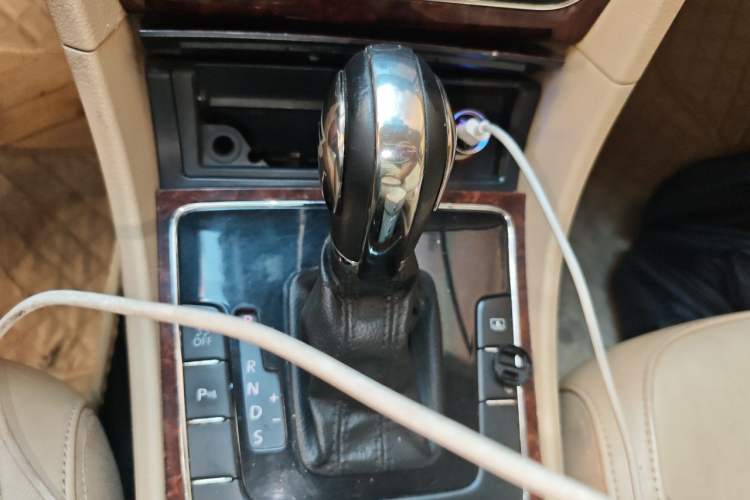 Used Volkswagen Passat 2011 1.8TSI DSG Prestige Edition Gear Lever