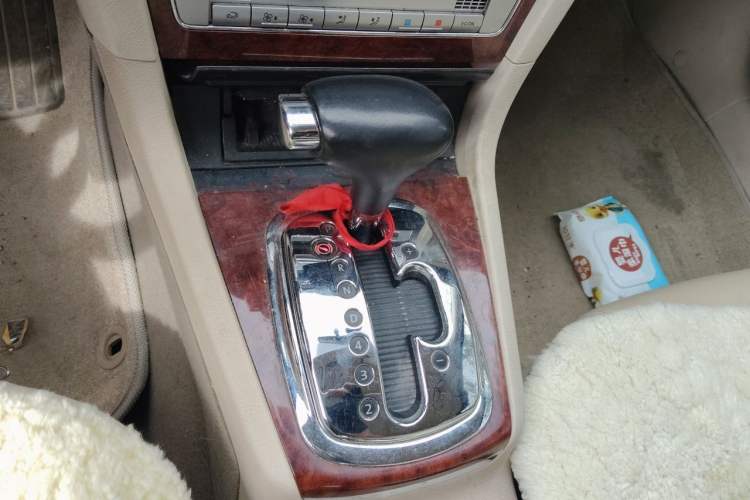 Used Volkswagen Passat 2011 1.8T Automatic Luxury Model Gear Lever
