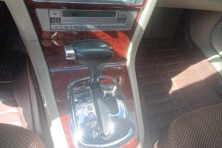 Used Volkswagen Passat 2011 1.8T Automatic Luxury Model Gear Lever