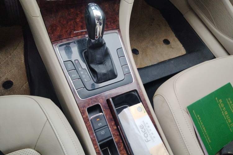Used Volkswagen Passat 2011 1.8TSI DSG Prestige Edition Gear Lever