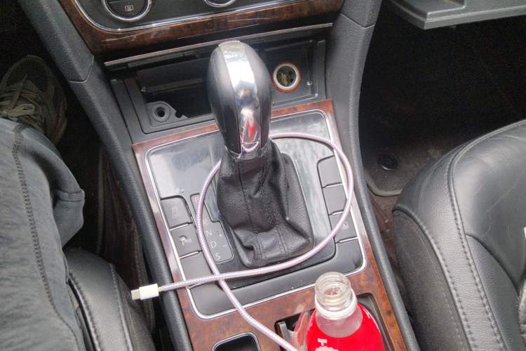 Used Volkswagen Passat 2011 2.0 TSI DSG Premium Edition Gear Lever